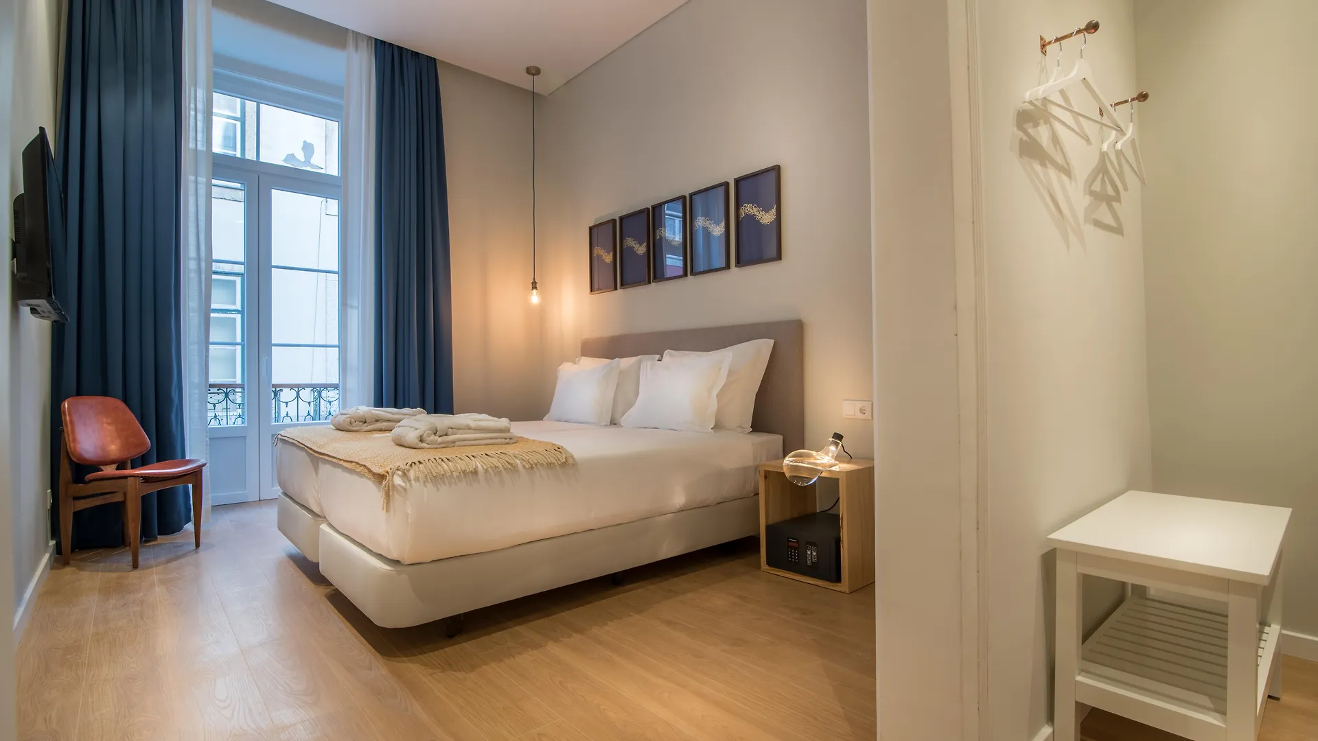 Esqina Urban Lodge Lisbon 4*,