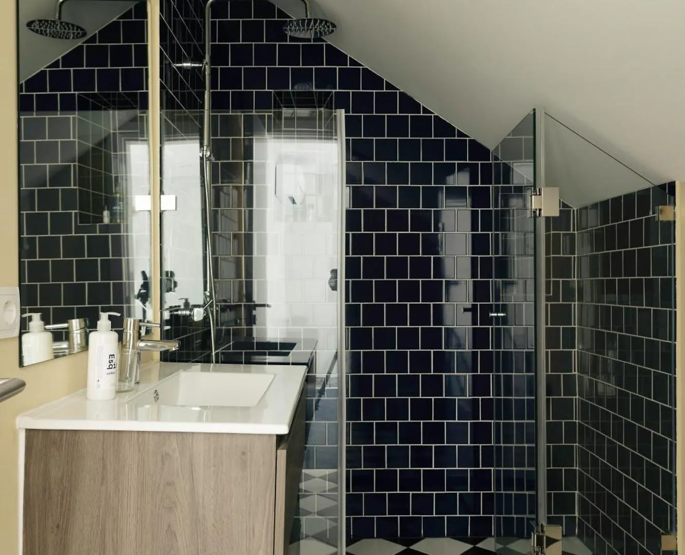 Esqina Urban Lodge Lisbon 4*,